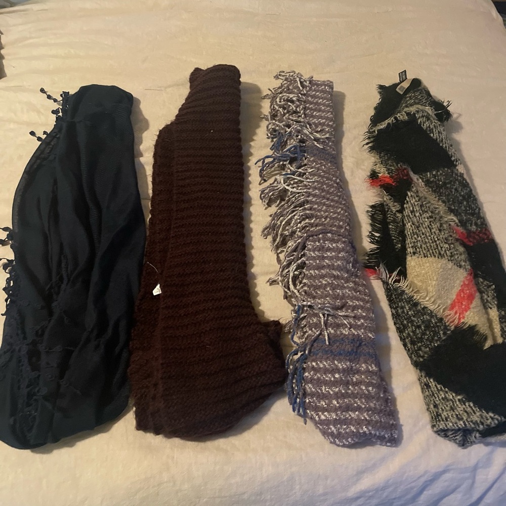 Multiple scarfs